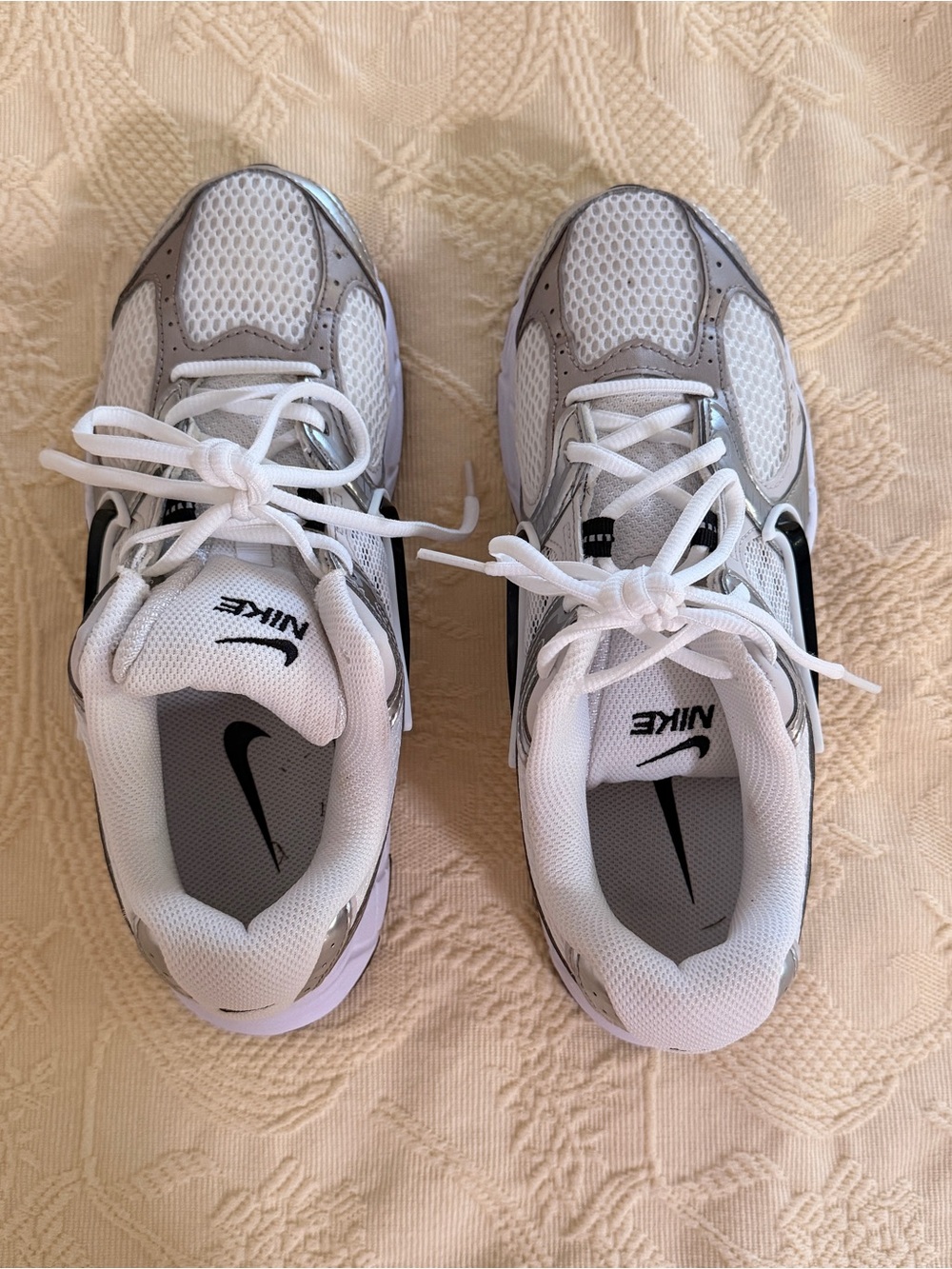 Nike V5 RNR White / Vast Grey / Metallic Silver / Black — Women’s 8.5